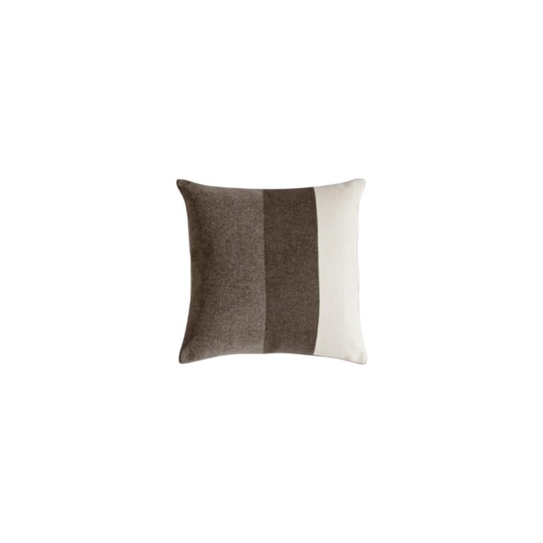 Big Logo Pude 55x55 Pale Beige/Umber Brown