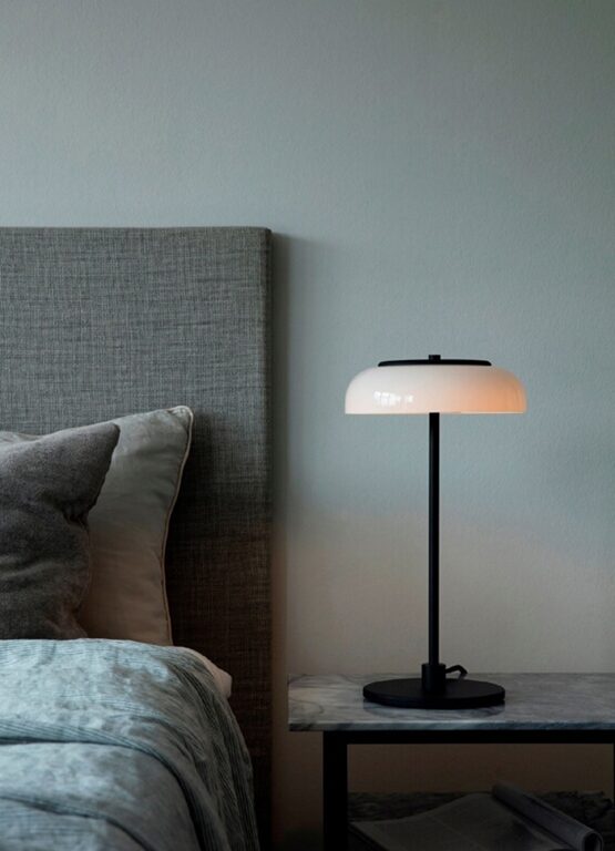 Blossi bordlampe, sort/opal