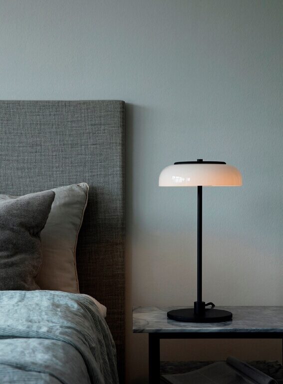 Blossi bordlampe, sort/opal