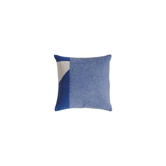 FORMARKIVET Big Logo Pude 55x55 Pale Beige/Royal Blue