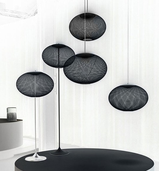 NR2 gulvlampe, sort