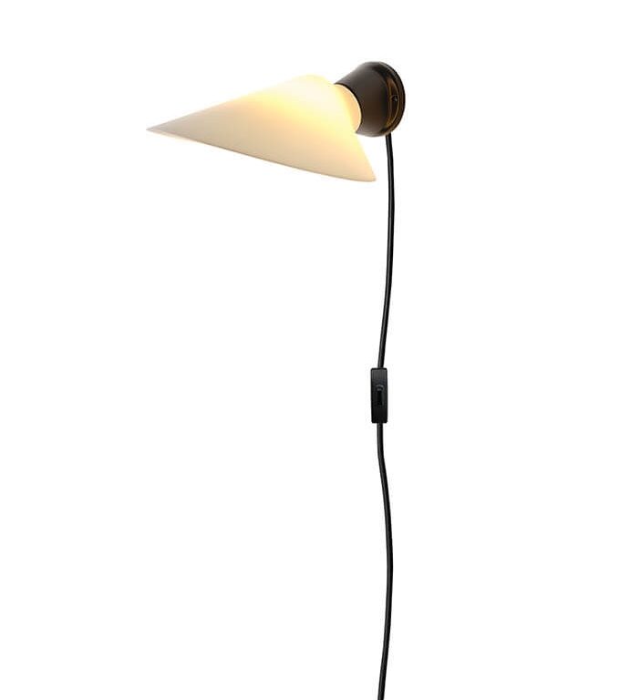 Plume væglampe m. ledning, sort/polycarbonat