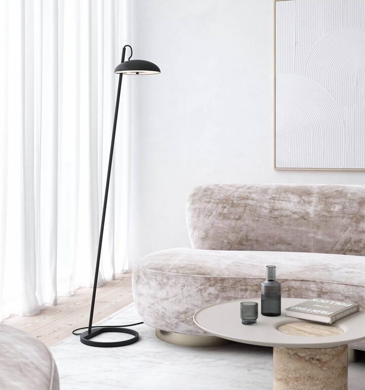 Versale gulvlampe, sort